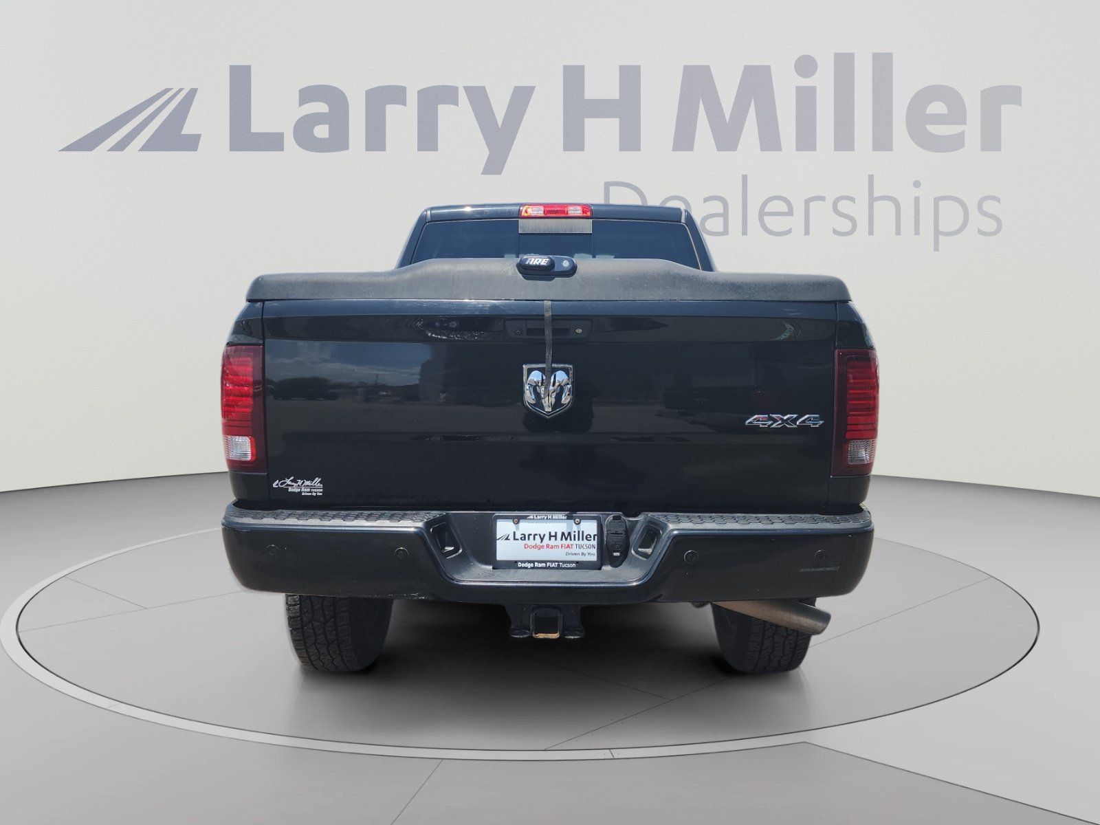 Used 2018 RAM 2500 Laramie w/ Sport Appearance Group AWD/4WD image 4