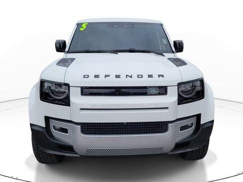 Used 2025 Land Rover Defender 110 S image 2