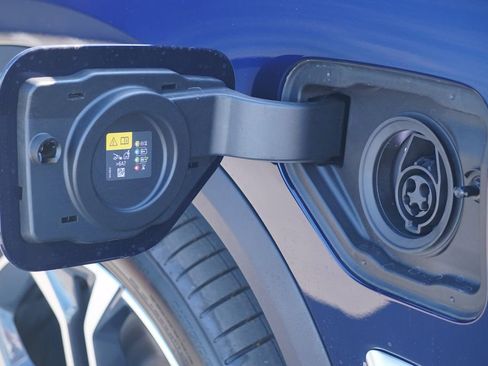 New 2026 BMW X5 xDrive50e w/ Premium Package image 6