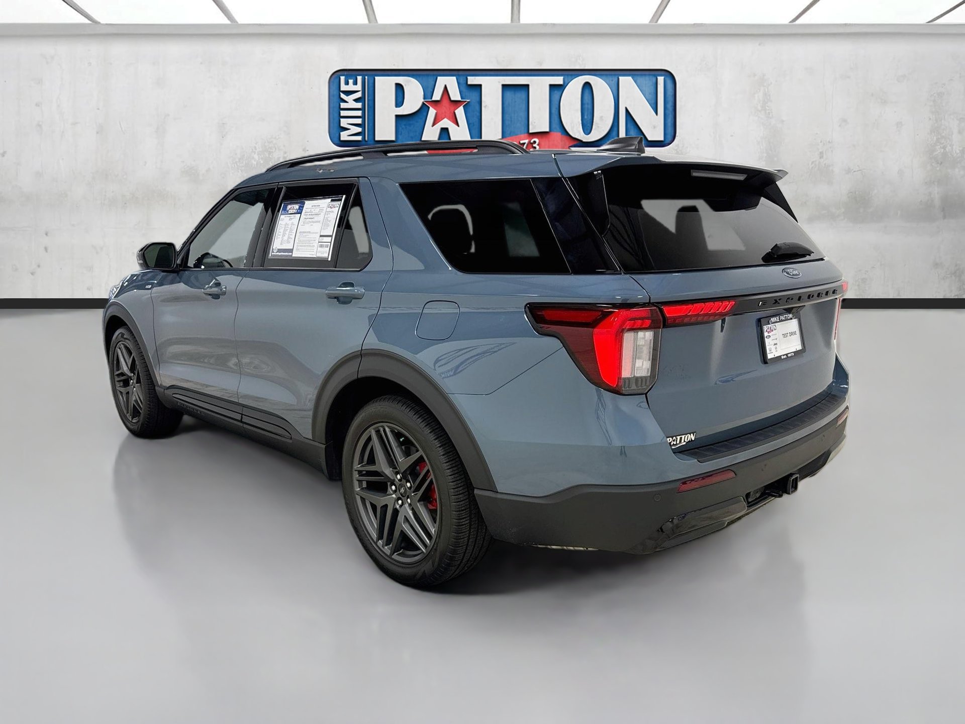 Used 2025 Ford Explorer ST-Line w/ Premium Package RWD image 5