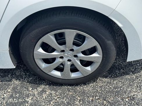 Used 2025 Toyota Corolla LE FWD image 10