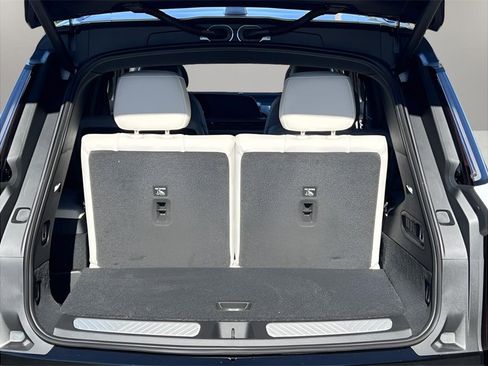 New 2026 Cadillac Vistiq Luxury image 16