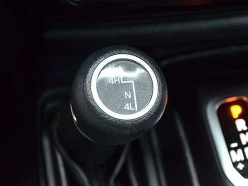 Used 2022 Jeep Wrangler Sport AWD/4WD image 28