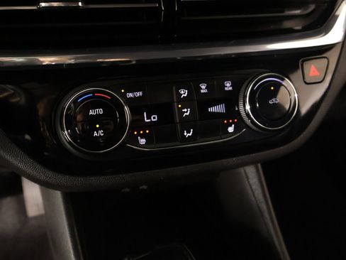 Used 2025 Buick Envista Sport Touring w/ Convenience I Package FWD image 7