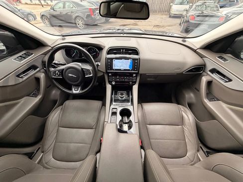 Used 2017 Jaguar F-PACE R-Sport image 27