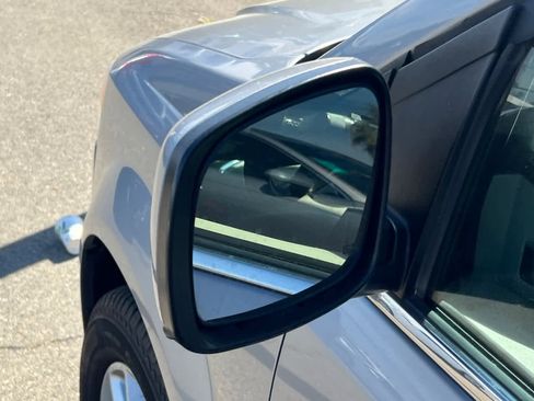 Used 2019 Dodge Grand Caravan SXT image 8