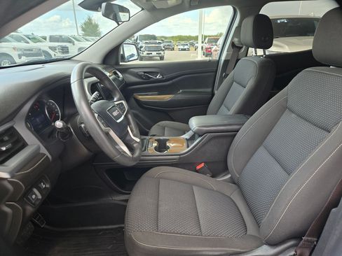 Used 2021 GMC Acadia SLE w/ LPO, Floor Liner Package FWD image 9