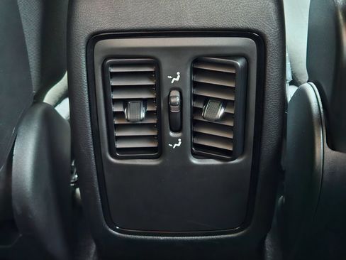 Used 2025 Dodge Durango GT AWD/4WD image 27