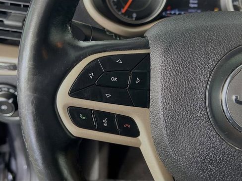 Used 2018 Jeep Cherokee Limited image 16