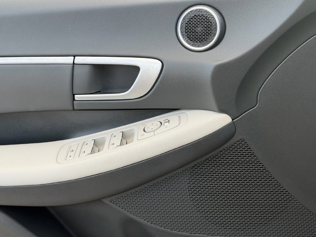 Used 2025 Hyundai Sonata SEL FWD image 24