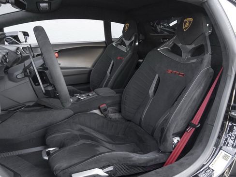 Used 2022 Lamborghini Huracan STO image 3