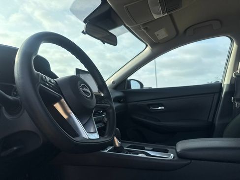 Certified 2025 Nissan Sentra SV FWD image 34