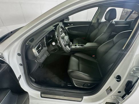 Used 2026 Genesis G70 2.5T RWD image 13