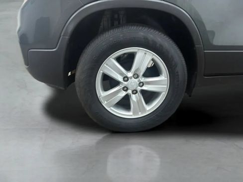 Used 2019 Chevrolet Trax LS w/ Tint and Cruise Package FWD image 26