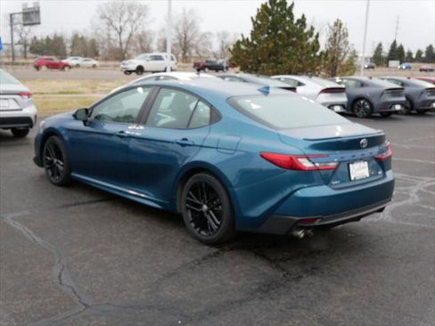 Certified 2025 Toyota Camry SE image 6