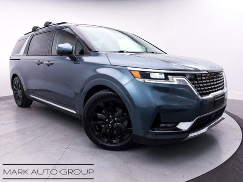 Used 2022 Kia Carnival SX image 1