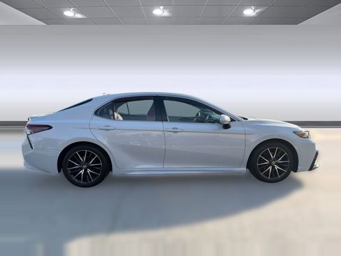 Used 2022 Toyota Camry XSE w/ Navigation Package image 8