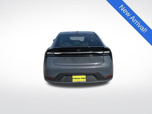 Used 2025 Toyota Prius Plug-In Hybrid FWD image 6