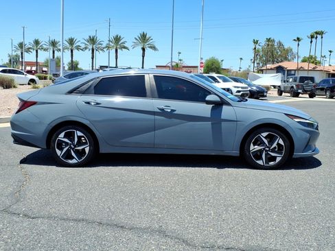 Used 2023 Hyundai Elantra SEL w/ Convenience Package FWD image 8