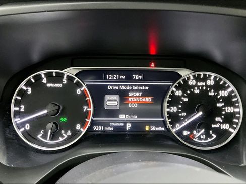 Used 2024 Nissan Rogue SV FWD image 35