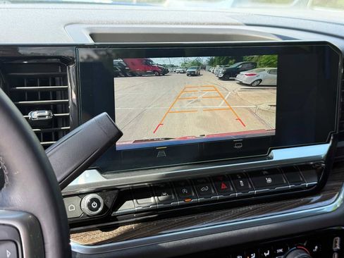 Used 2022 Chevrolet Silverado 1500 LT image 15