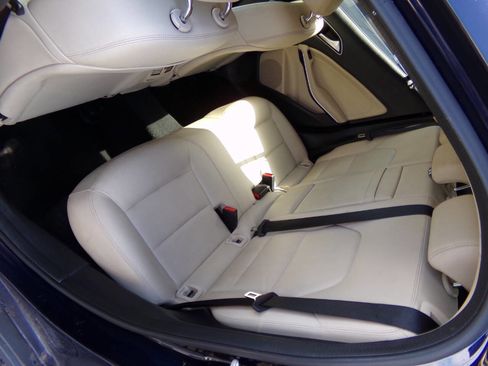 Used 2017 Mercedes-Benz GLA 250 4MATIC image 14