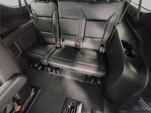 Used 2021 Chevrolet Suburban LT w/ Luxury Package image 25