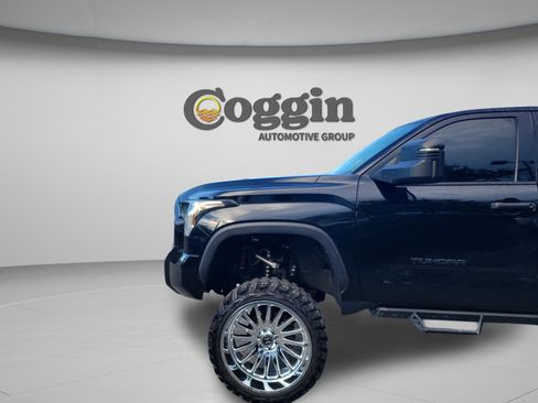 Used 2023 Toyota Tundra SR5 w/ SR5 Convenience Package AWD/4WD image 29