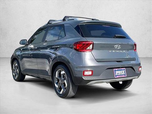 Used 2024 Hyundai Venue SEL image 13