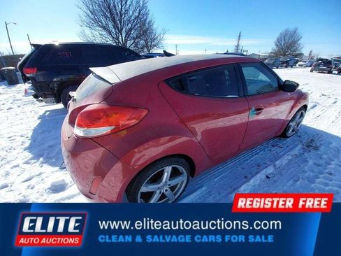 Used 2013 Hyundai Veloster w/ Style Pkg image 8