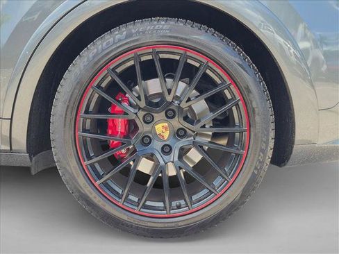Used 2022 Porsche Cayenne GTS AWD/4WD image 24