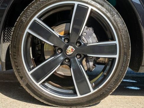 Used 2020 Porsche Cayenne w/ Premium Package AWD/4WD image 55