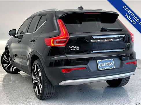 Used 2023 Volvo XC40 B5 Plus w/ Protection Package Premier image 16