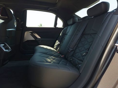 New 2026 BMW 740i RWD image 8