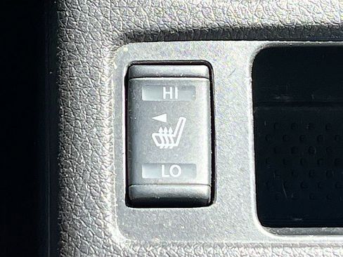 Used 2022 Nissan Rogue Sport SL w/ Premium Package image 21