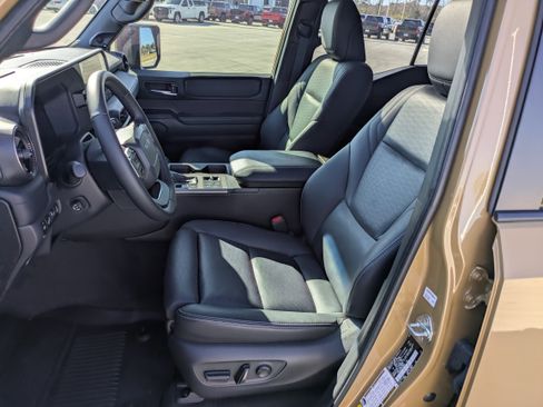 Used 2025 Toyota Land Cruiser image 10