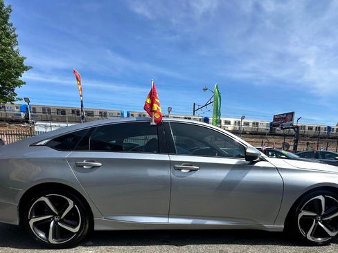 Used 2020 Honda Accord Sport image 3