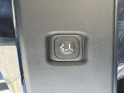 New 2026 Lincoln Navigator L Reserve AWD/4WD image 14