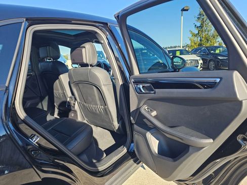 Used 2024 Porsche Macan image 14