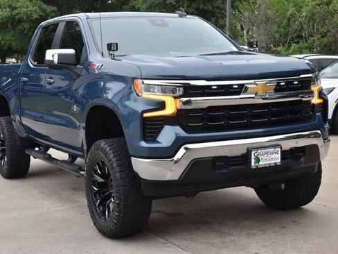 Used 2024 Chevrolet Silverado 1500 LT w/ Texas Edition Plus AWD/4WD image 4