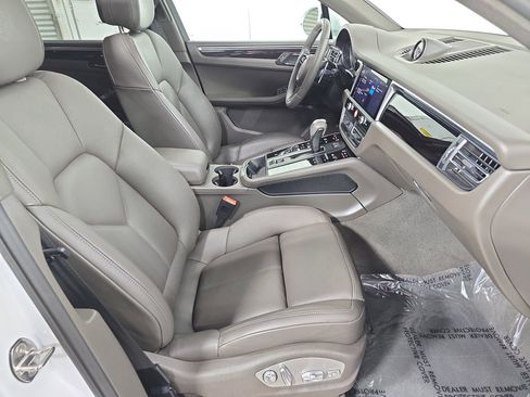 Certified 2024 Porsche Macan S AWD/4WD image 27