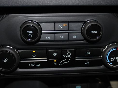 New 2025 Ford Bronco 4-Door image 46