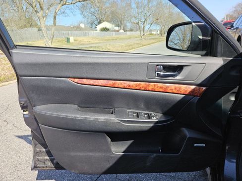 Used 2010 Subaru Outback 3.6R Limited w/ Protection Package 1A image 12