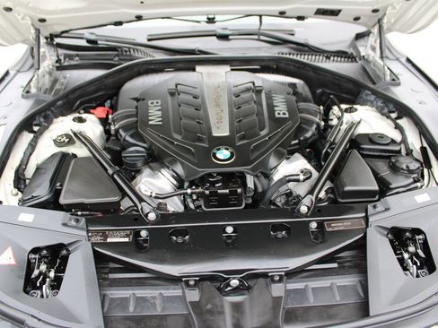Used 2012 BMW 750Li xDrive image 37