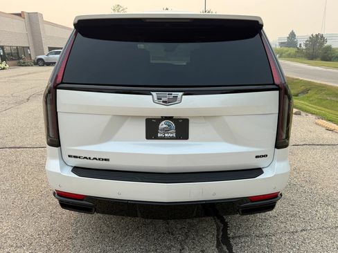 Used 2022 Cadillac Escalade Sport Platinum w/ LPO, ONYX Package AWD/4WD image 4
