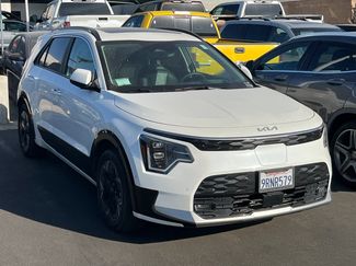 Used 2024 Kia Niro Wave FWD video 2