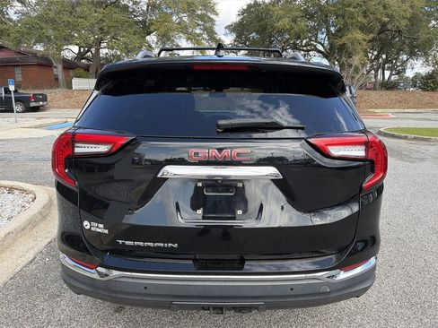 Used 2022 GMC Terrain SLT w/ Infotainment Package II image 6