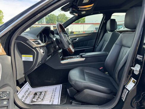 Used 2014 Mercedes-Benz E 550 4MATIC Sedan image 15