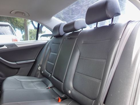 Used 2018 Volkswagen Jetta SE FWD image 24