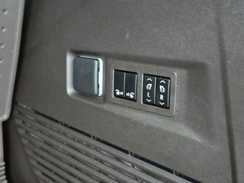 Used 2024 Chevrolet Tahoe Z71 w/ Luxury Package image 20